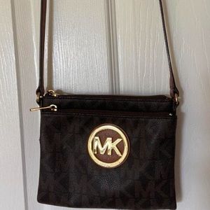 Michael kors crossbody